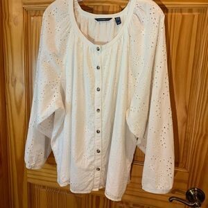 NWOT  2X Eyelet!  White on white lining!  Beautiful sleeves(unlined)